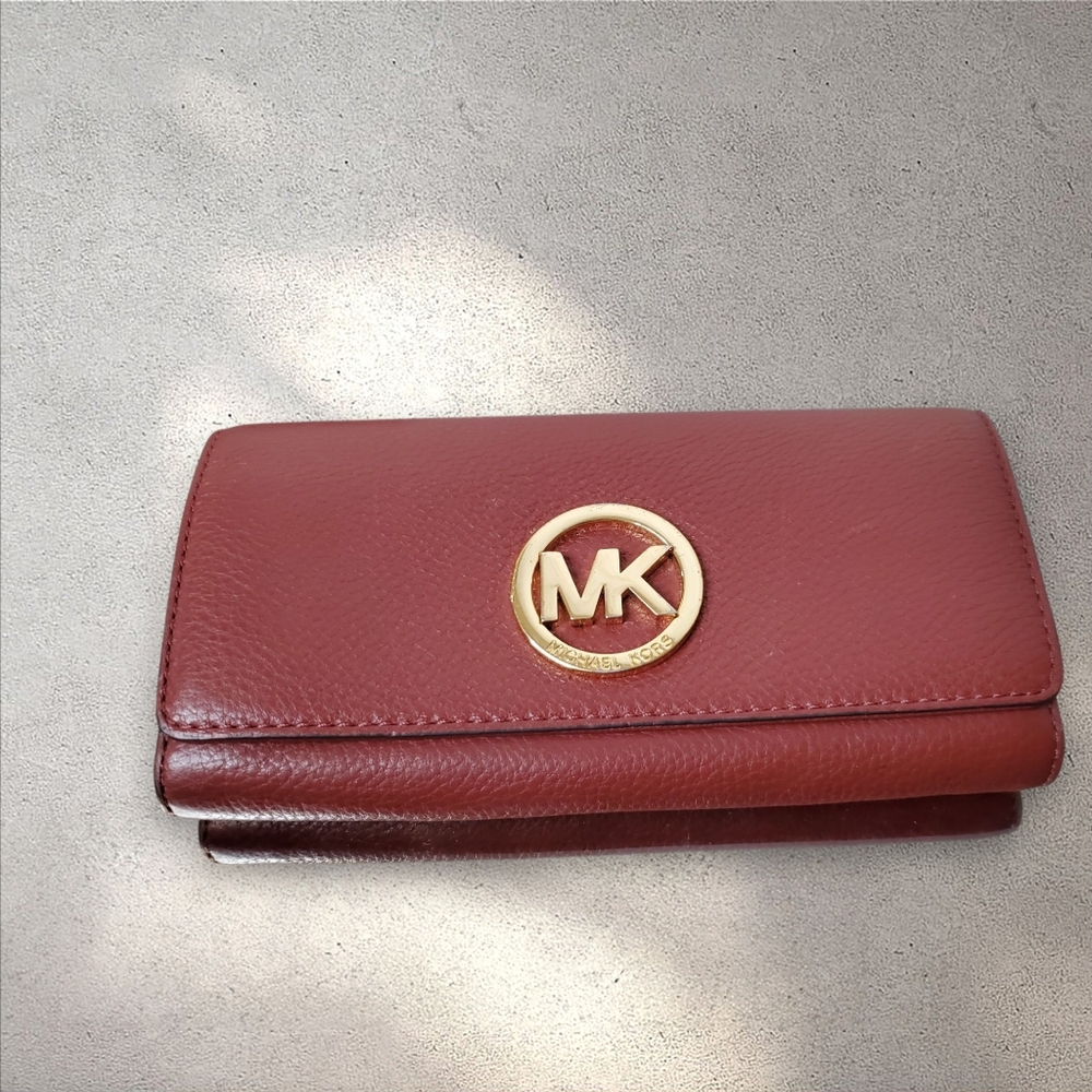 Michael Kors Red Leather Gold Wallet EXCELLENT New CONDITION